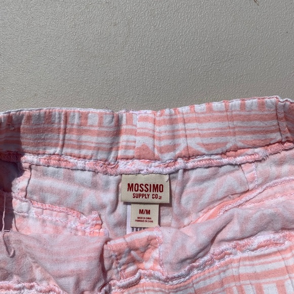 Shorts - Picture 3 of 3